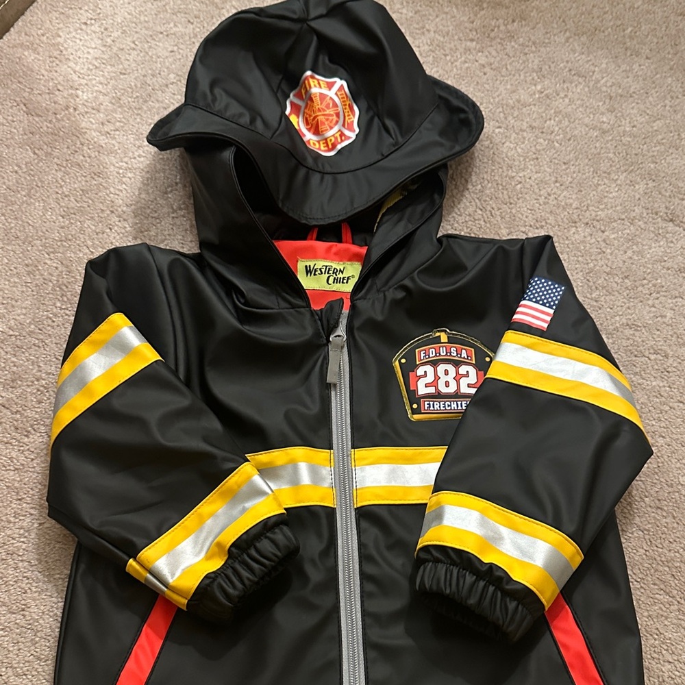 Western Chief Boy’s F.D.U.S.A Fire Chief Raincoat Jacket and Hat Set - Picture 6 of 9